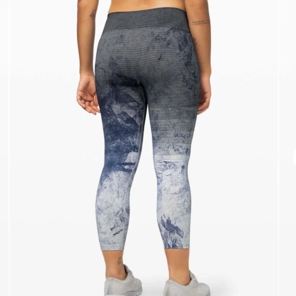 Lululemon Ebb To Train Tight Luna White Black Wash Leggings Size 2 - Picture 11 of 12